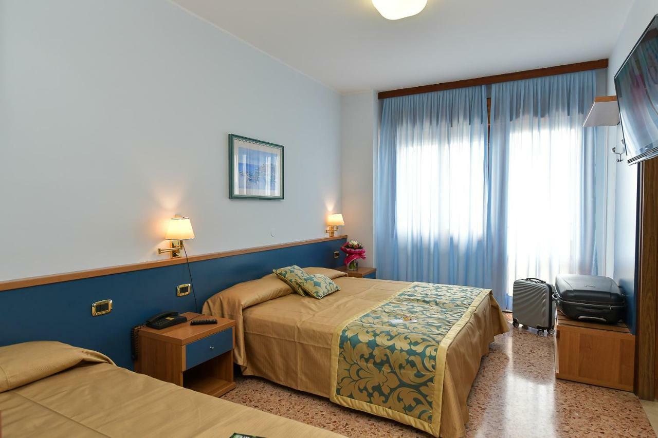 Hotel Souvenir Lido di Jesolo Exterior photo